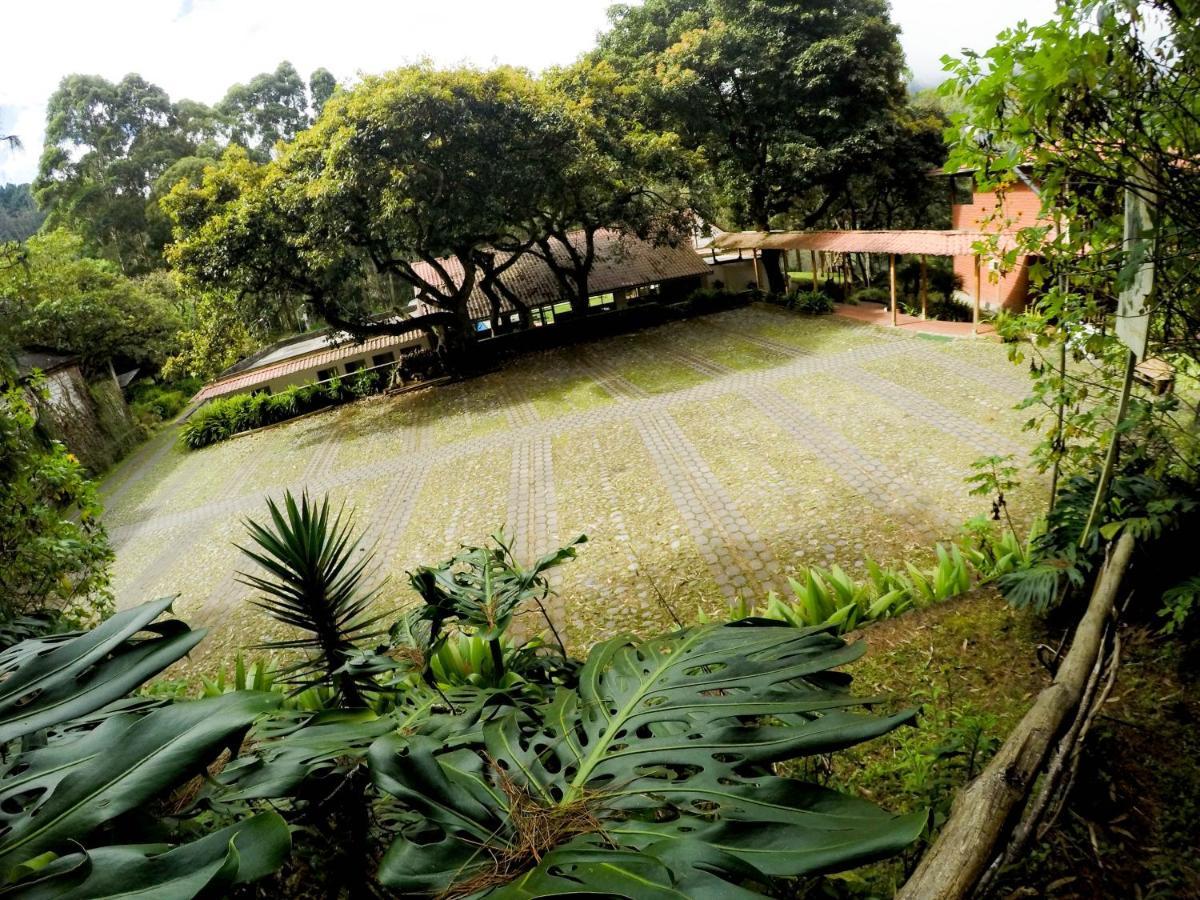 Mama Tungu Hostel Baños Exterior foto