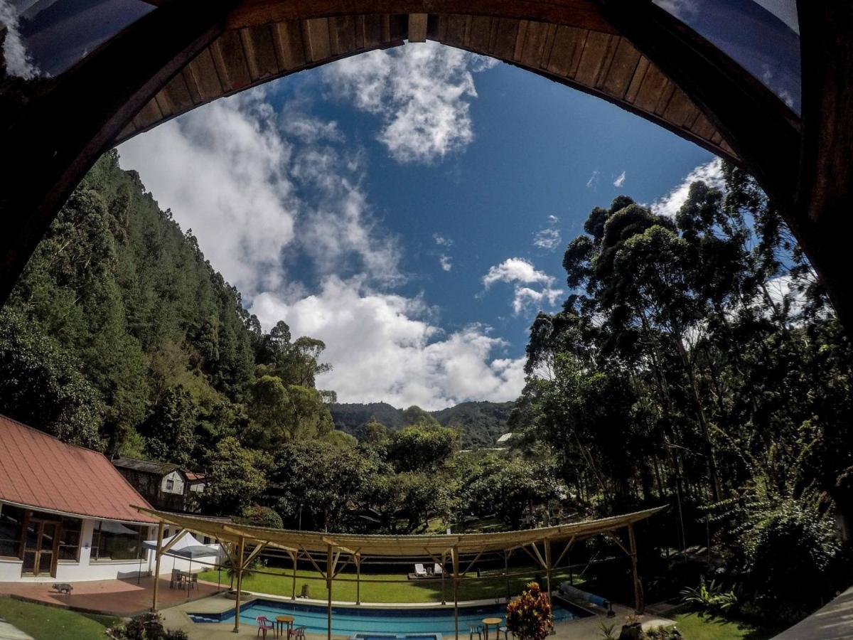 Mama Tungu Hostel Baños Exterior foto